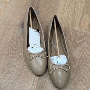 Mango Women's Beige Bow Flats